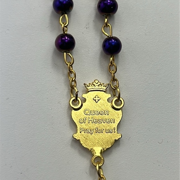 Rosary Purple Plastic Bead Gold Tone Crucifix Queen of Heaven Pray For Us - Picture 5 of 7
